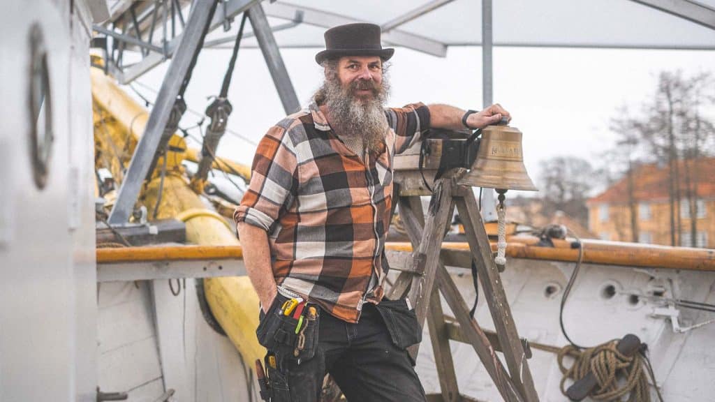 Per på Najaden, kjent for restaurering og lokale tips.