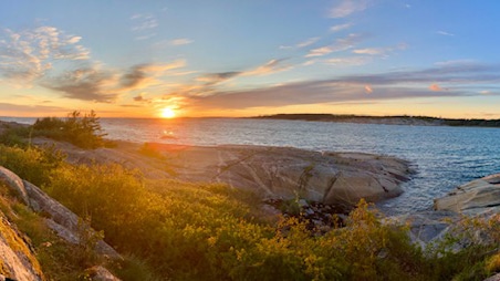 Solnedgang over svabergene på Storesand, Hvaler.